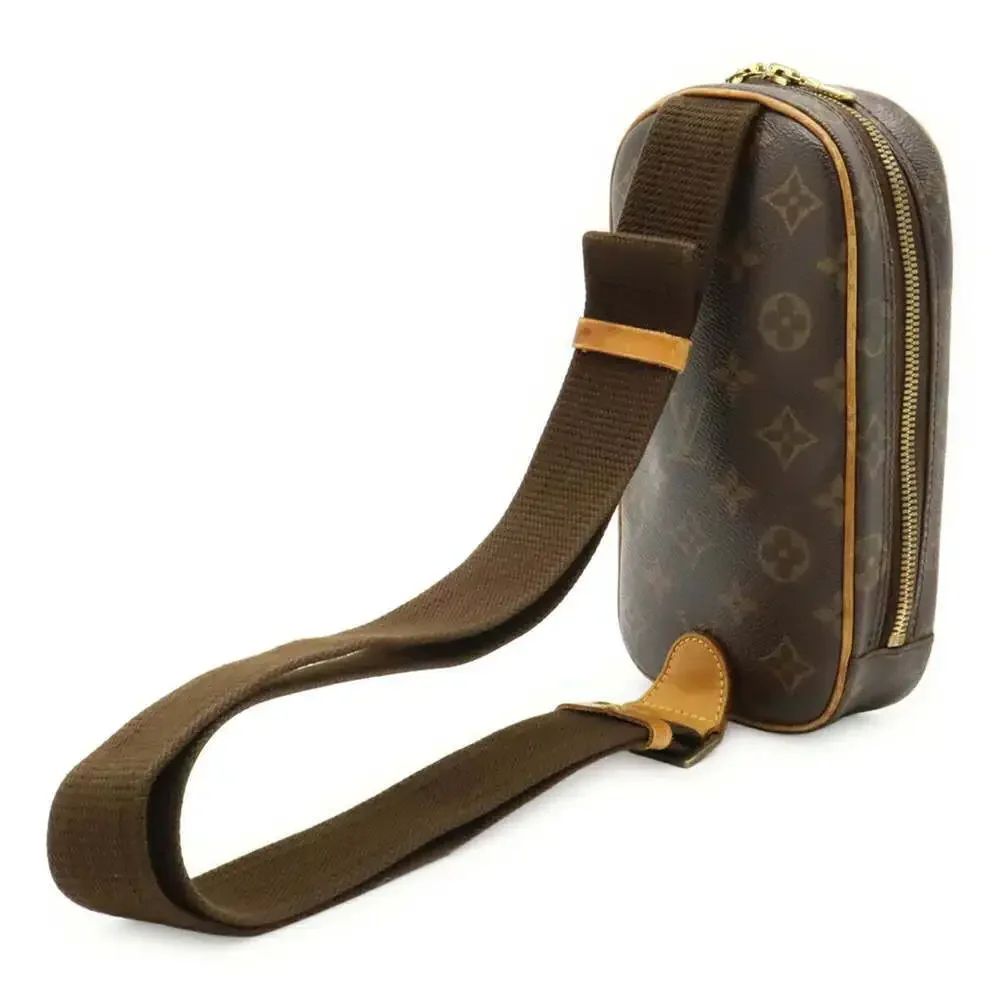 LOUIS VUITTON Brown Monogram Pochette Shoulder Bag